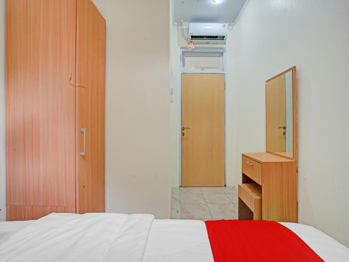 Oyo 90804 Oma Uti Homestay Syariah Yogyakarta Exterior photo